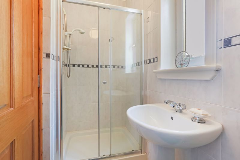 Queen Street Renfrew